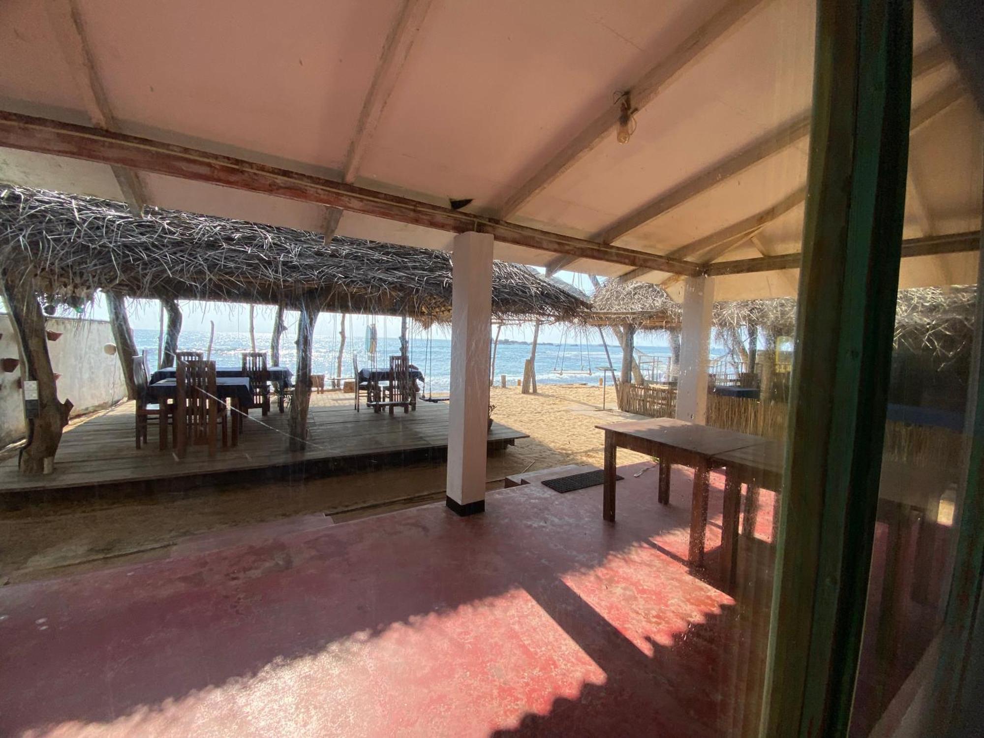 Sapphire Blue Hotel Hikkaduwa Exterior photo
